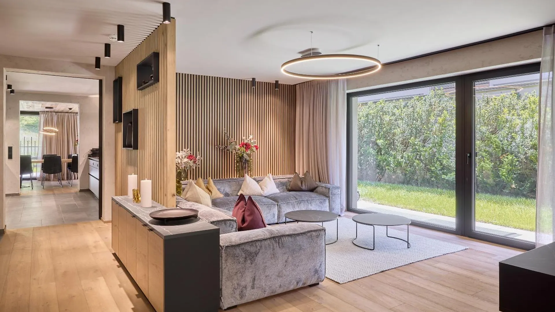 Chalet White Pearl By Myalps سولدن 0*,